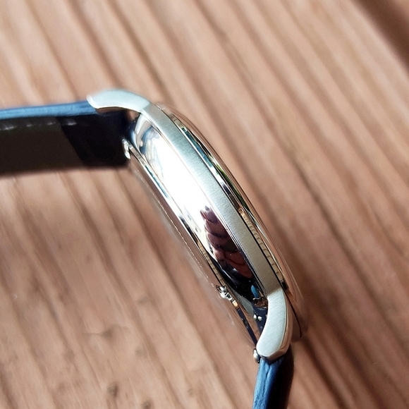 DuFa Saphir GMT quartz watch with date - Picture 9 of 16